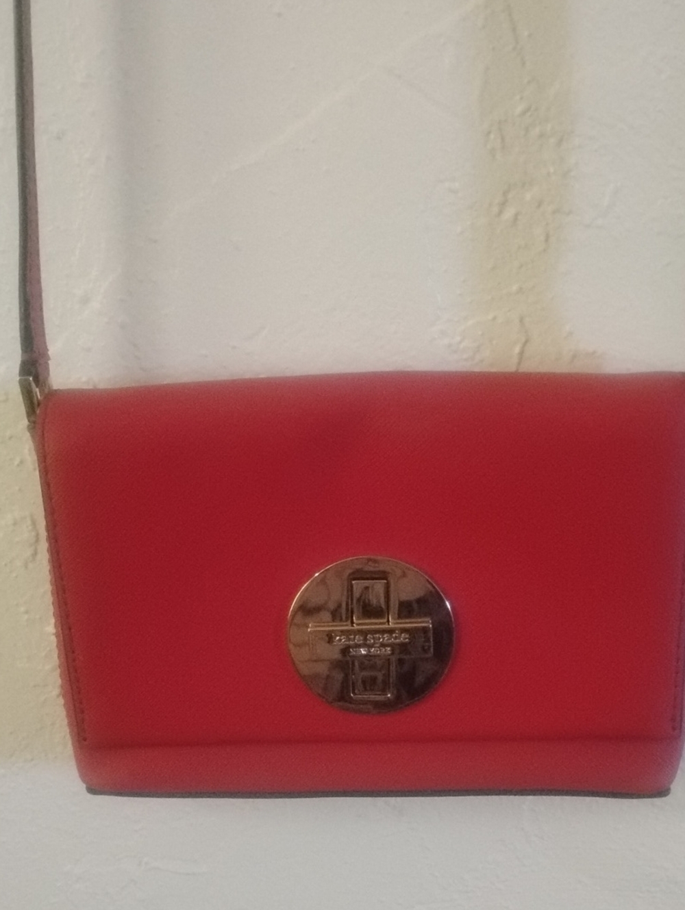 kate spade Newbury Lane Sally Red Leather Crossbody Gold Turn-Lock Close To New